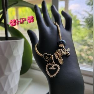 New Boutique Black And Gold Faux Pearl Heart Charm Pendant Bracelet